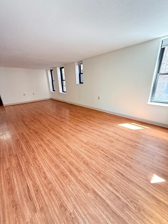Building Photo - 78 Westland Ave