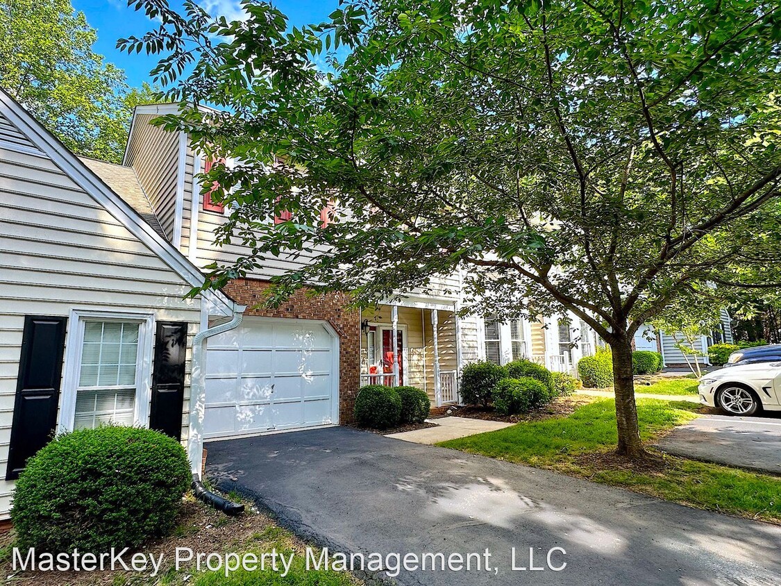Primary Photo - 3 br, 2.5 bath House - 103 James River Rd