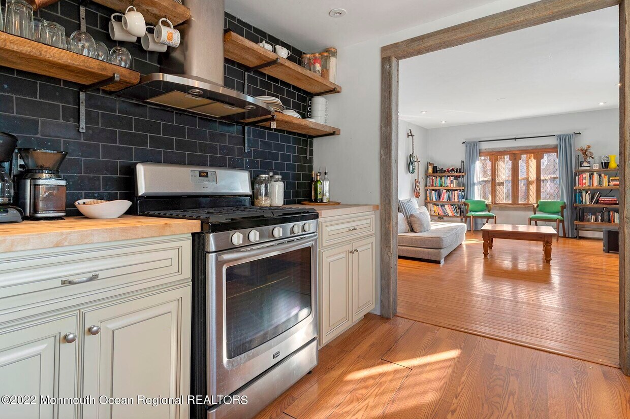 105 Longfellow Ave, Toms River, NJ 08753 House Rental in Toms River