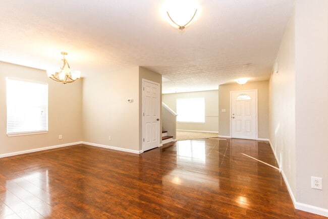 Building Photo - 1051 Pine Ridge Way