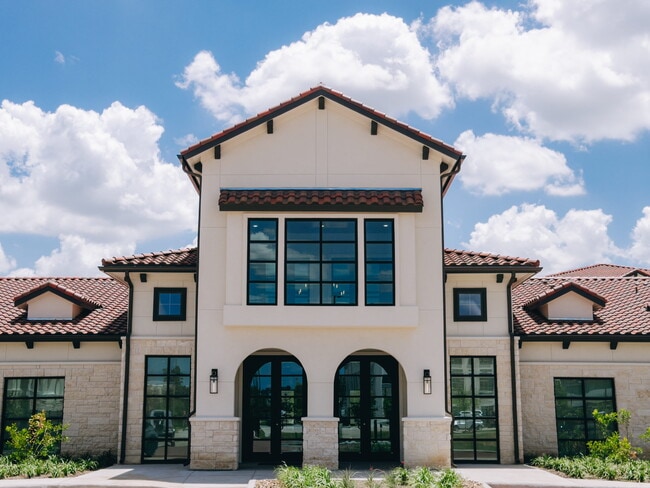 Building Photo - Northwoods