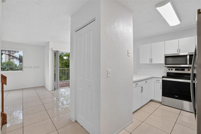Foto del edificio - 6225 SW Kendale Lakes Cir