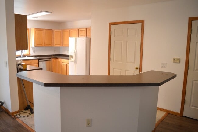 Building Photo - 1701 Carns Dr