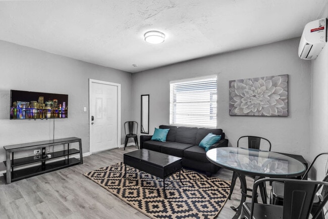 Foto del edificio - 105 SW 5th Ct