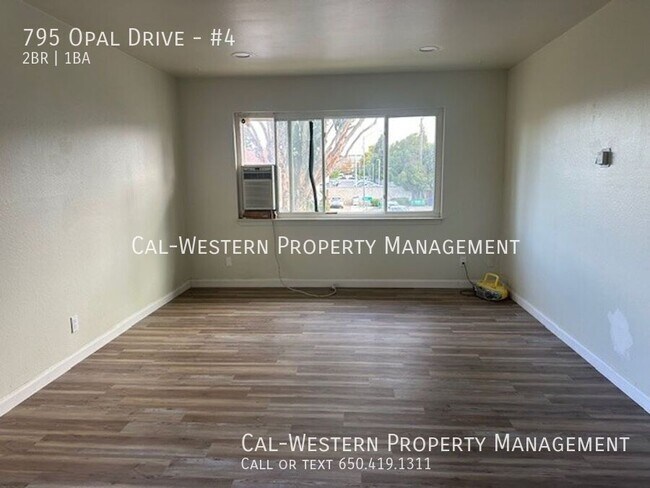 Building Photo - 795 Opal Dr