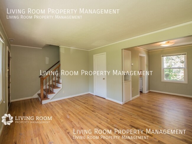 Foto del edificio - Buckman townhome  with Private Garage!