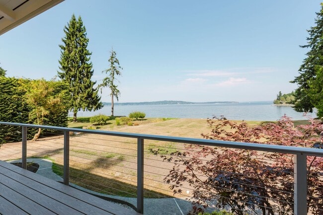 Building Photo - Low Bank Waterfront Brand New Remodel on H...