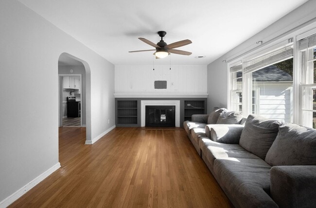 Photo - 3 Bed 1 Bath Home for Rent in Newport News