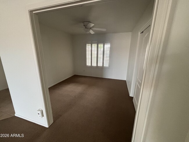 Foto del edificio - 13140 W Fairmont Ave