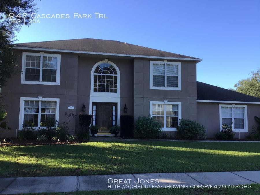 Primary Photo - Gorgeous Deland Home with 3 Car Garage