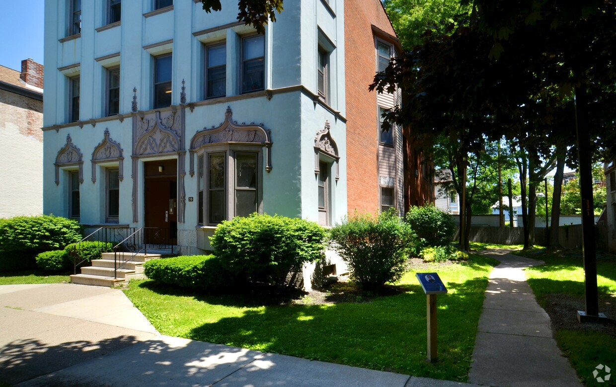 Foto del edificio - 35 Whitney Pl