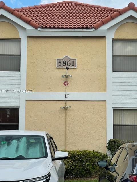 Building Photo - 5861 Riverside Dr