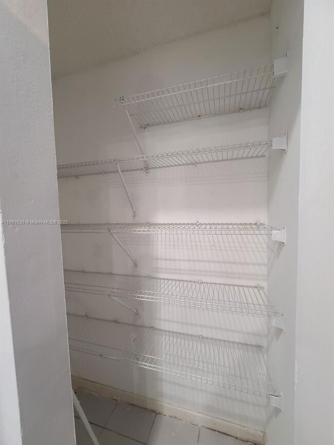 Building Photo - 305 NW 109th Ave