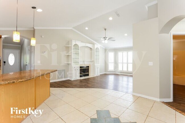 Foto del edificio - 12519 Willoughby Ln