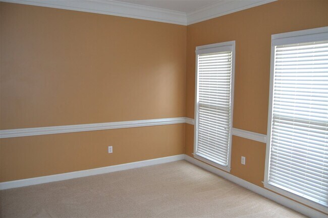 Building Photo - 395 E Nolley Dr