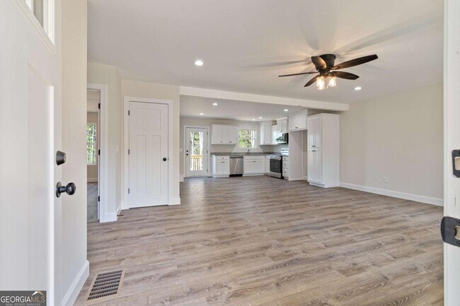 Foto del edificio - 280 Grand Oak Ln