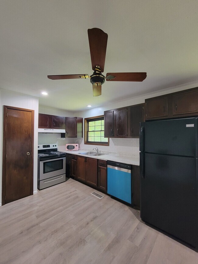 Foto del edificio - 3405 Granberry Dr