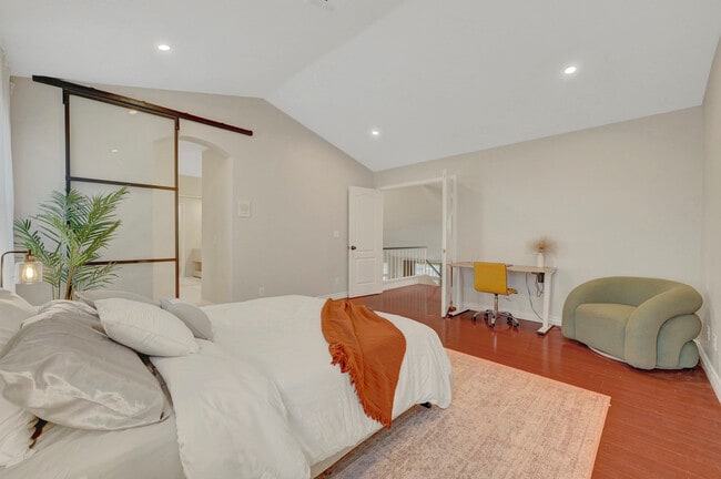 Foto del edificio - 2136 Birch Gray Dr