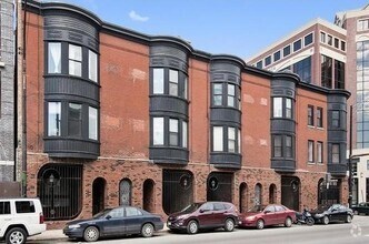 Building Photo - 2950 N Halsted St