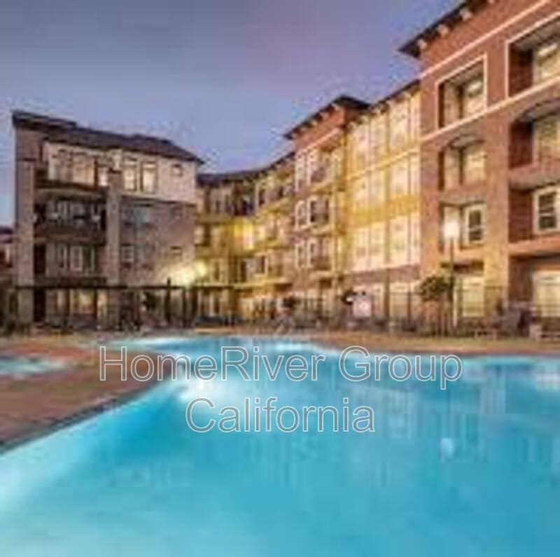 Building Photo - 1300 Moon Cir
