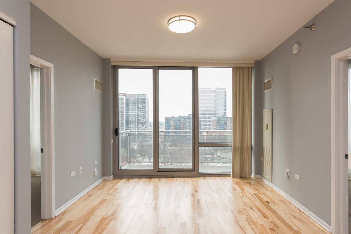 Foto principal - 1 E 8th St