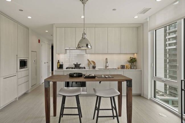 Building Photo - 364 N Union Ave