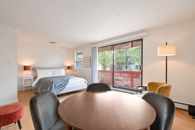 Photo du bâtiment - 1190 W 10th Ave