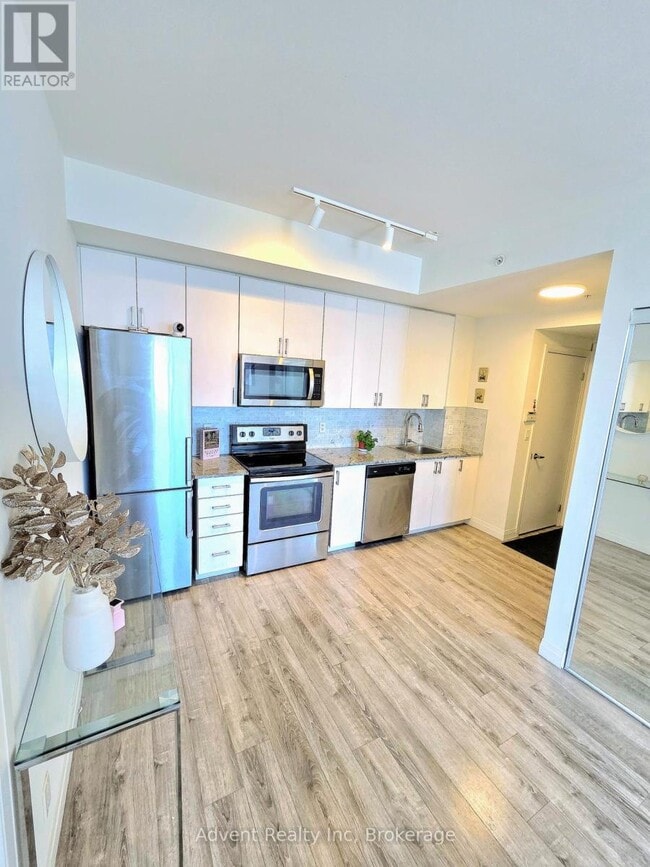 Building Photo - 22 E Haven Dr