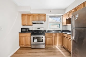 Building Photo - 81 Van Wagenen Ave