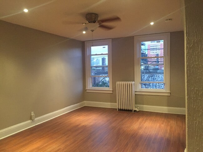 Livingroom - 434 College St