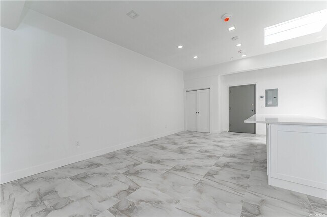 Foto del edificio - 138 E Park Ave
