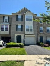 Building Photo - 118 Knollwood Dr