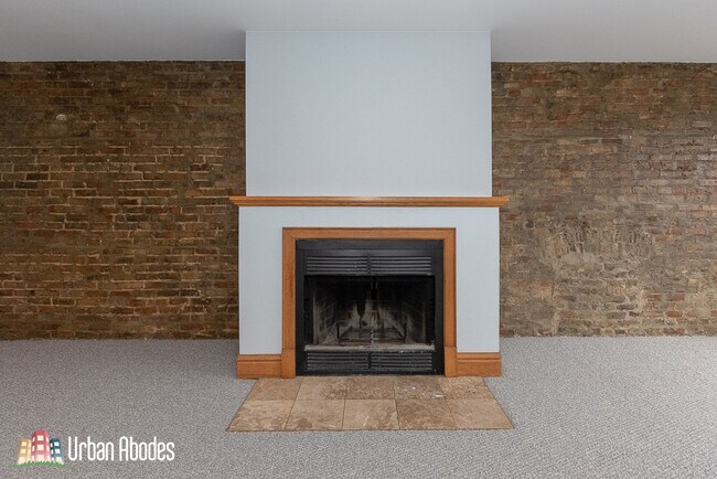 Building Photo - 3712 N Clark St