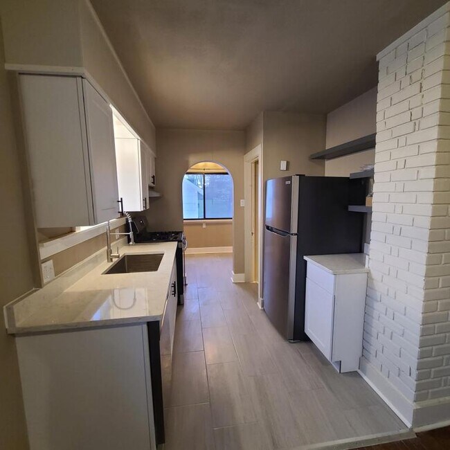 Foto del edificio - 317 Dunnwood Dr