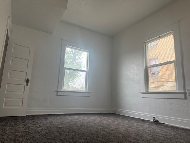 Bedroom 1 - 315 W Halliday St
