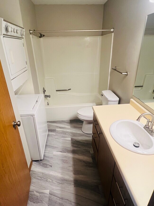 113 E Main St Unit BB 9, Evansville, WI 53536 Apartments in