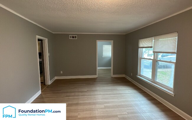 Building Photo - 2378 Faxon Ave