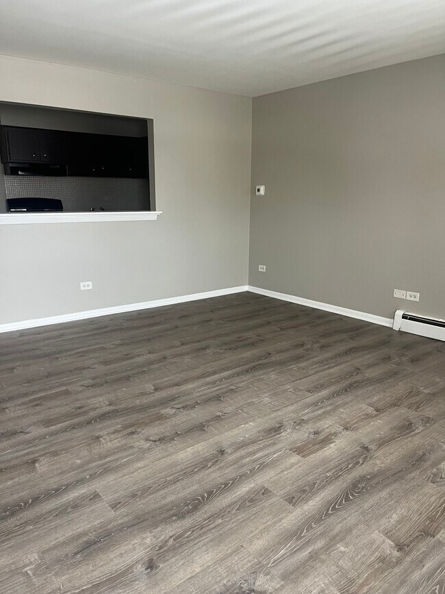 Foto del edificio - 8817 S Roberts Rd