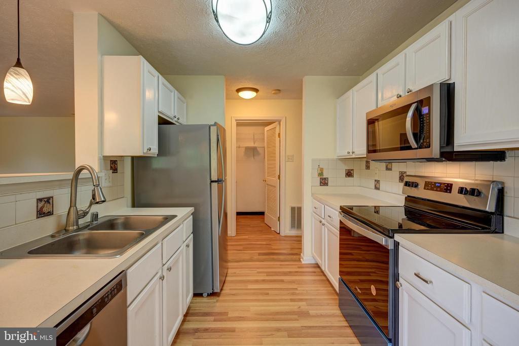 9752 Reese Farm Rd Unit 9752, Owings Mills, MD 21117 Room for Rent in