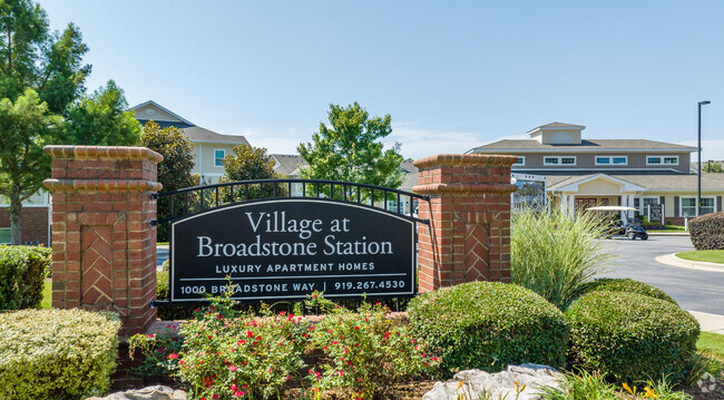 Foto del edificio - Village at Broadstone Station