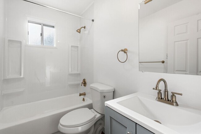 Building Photo - Stunning 3 bedroom home in Penn Hills available now!