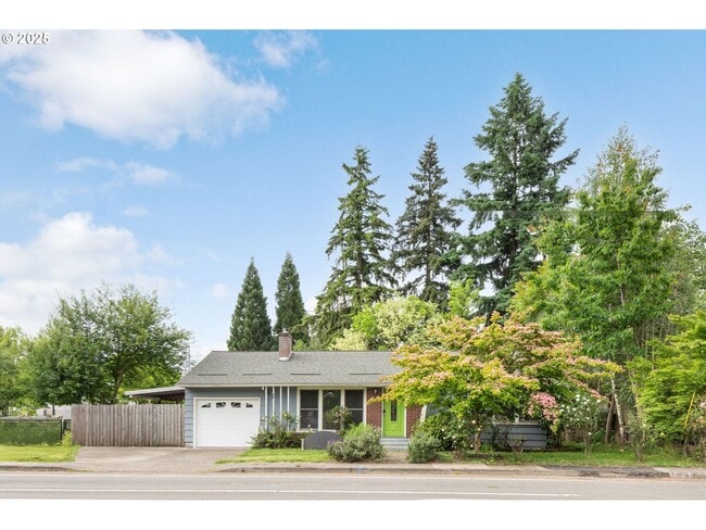 Building Photo - Classic Hillsboro Home with Two Spacious Bedrooms & Hardwood Floors