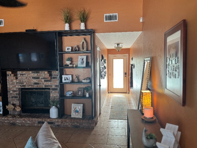 Foto del edificio - 5010 Chinquapin Ln