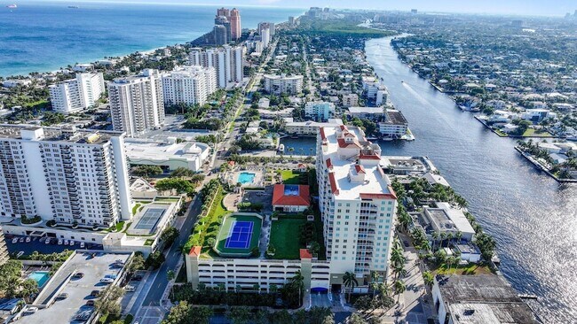 Foto del edificio - 3020 NE 32nd Ave