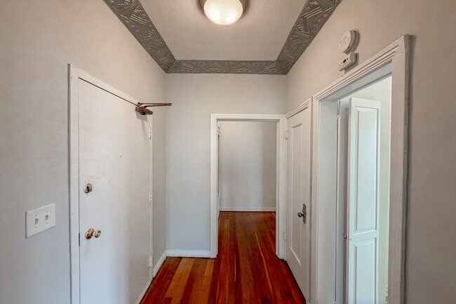 Foto del edificio - 1314 Hayworth Ave