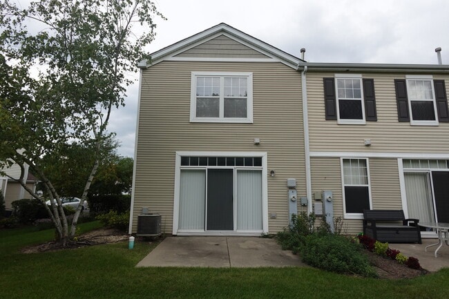 Building Photo - 2244 Flagstone Ln