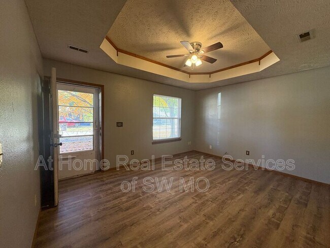 Building Photo - 1053 S Colgate Ave