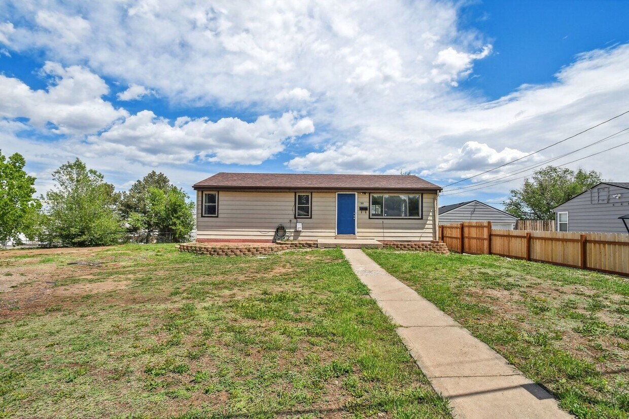 Primary Photo - 5bd/2ba Valverde Home for Rent!