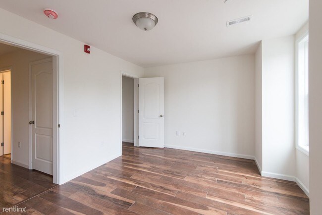 Building Photo - 4612-20 Sansom St