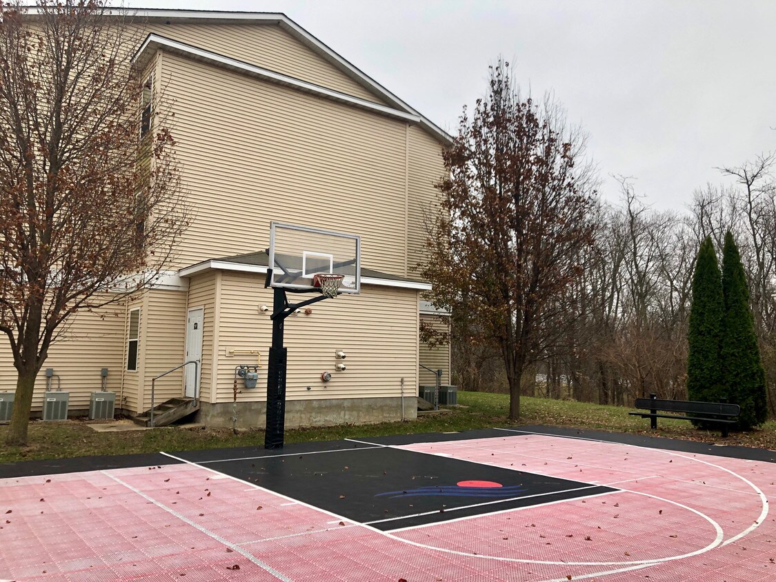 1610 Sauk Rd Unit 1301, Dixon, IL 61021 Room for Rent in Dixon, IL